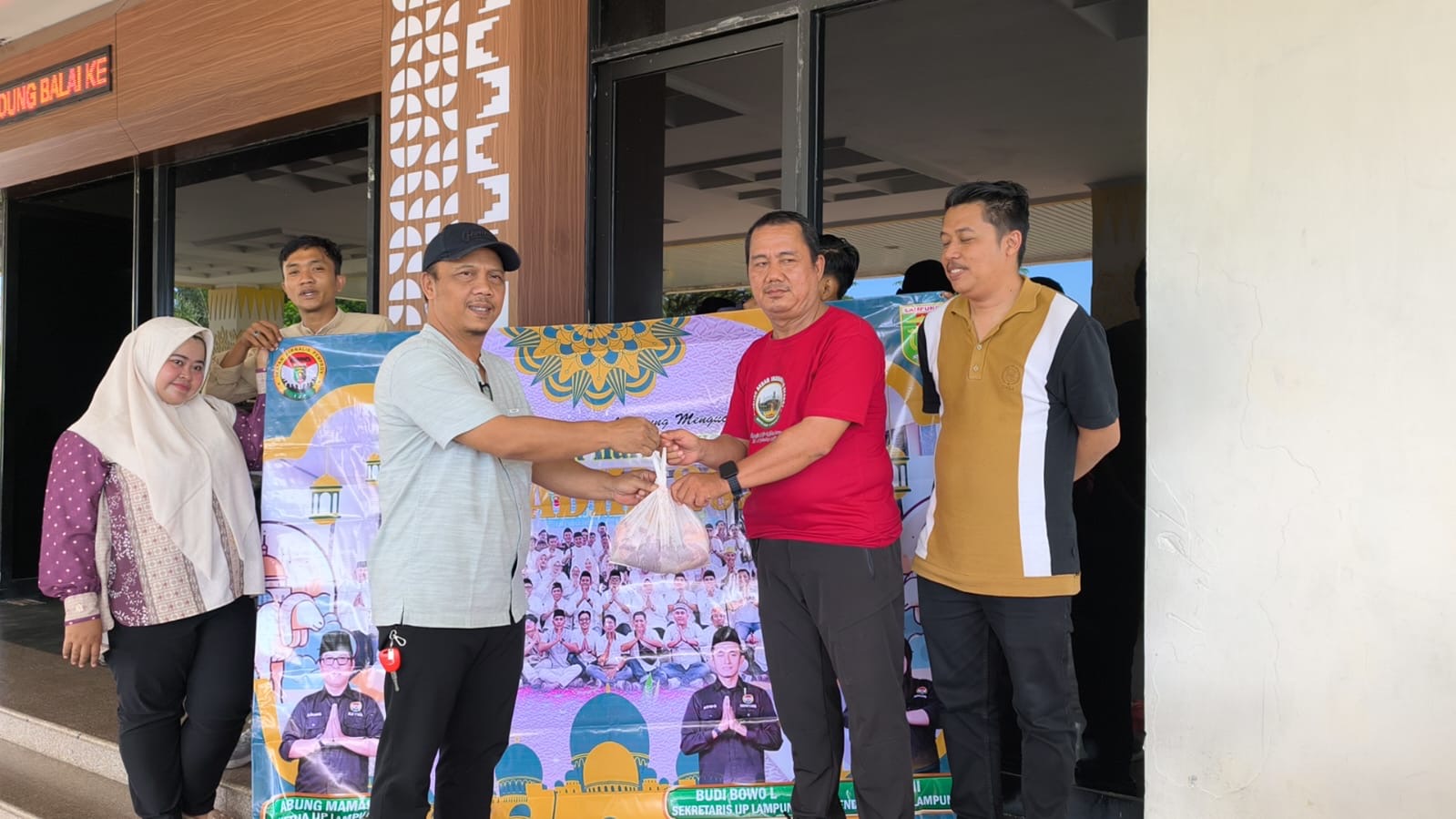 IJP Lampung Gelar Pemotongan Hewan Kurban, 120 Paket Daging Dibagikan ke Anggota dan Warga