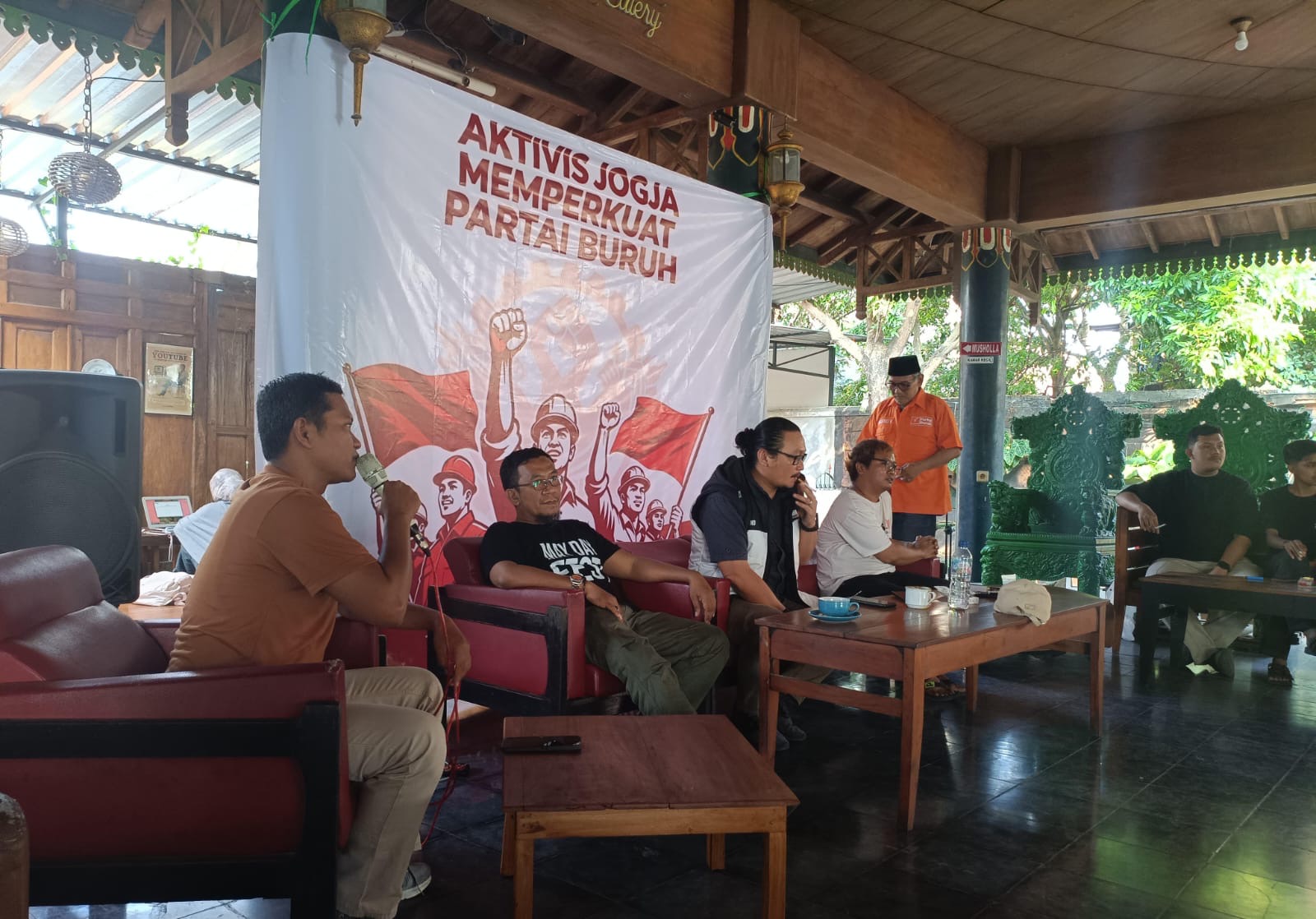 Puluhan Aktivis Jogja Konsolidasi Partai Buruh DIY